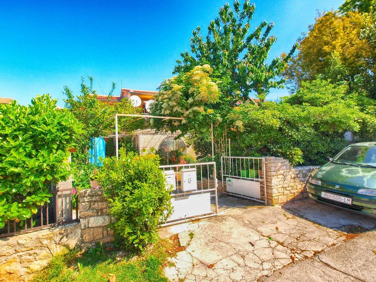 Apartments Slavica 1356 Pjescana Uvala Croatia