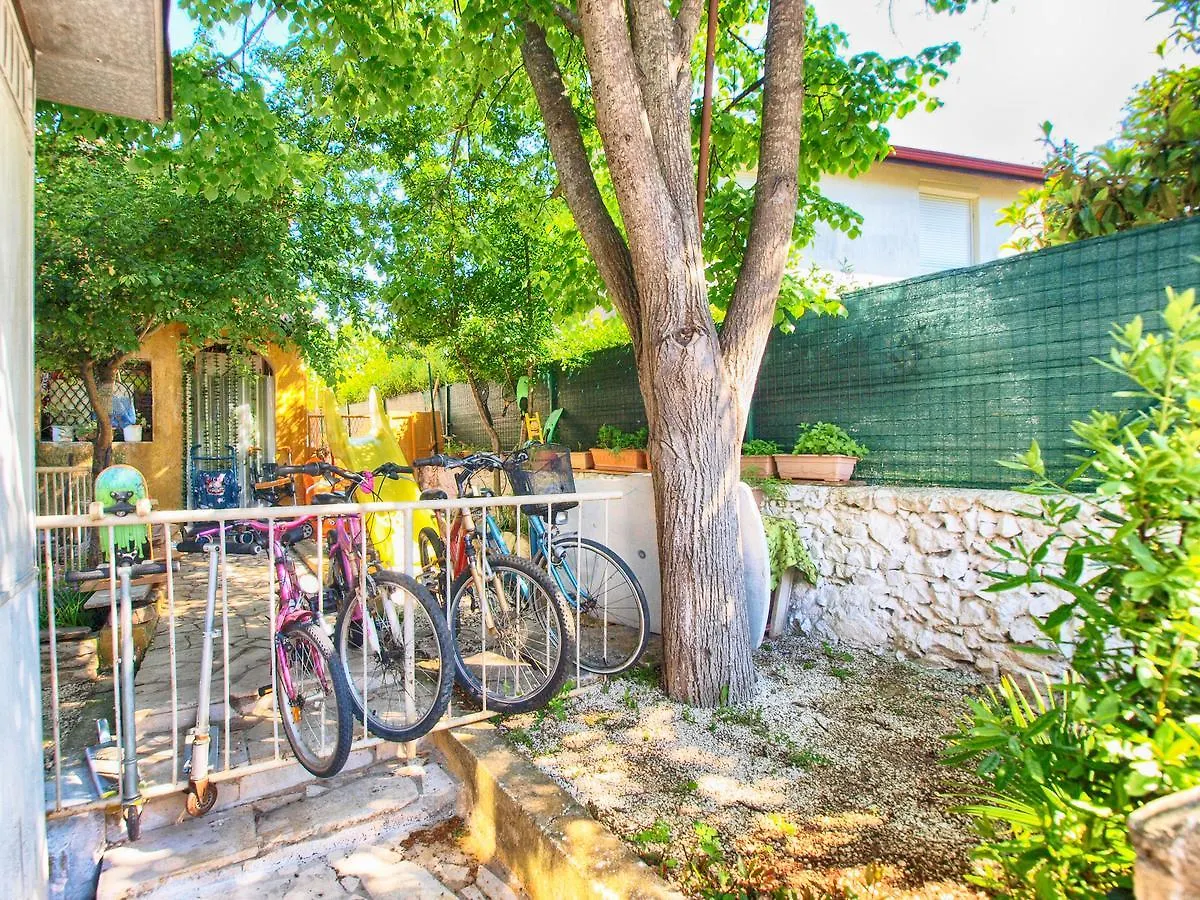 Apartments Slavica 1356 Pjescana Uvala