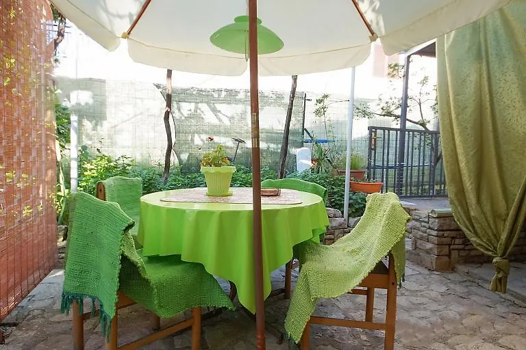 Apartments Slavica 1356 Pjescana Uvala