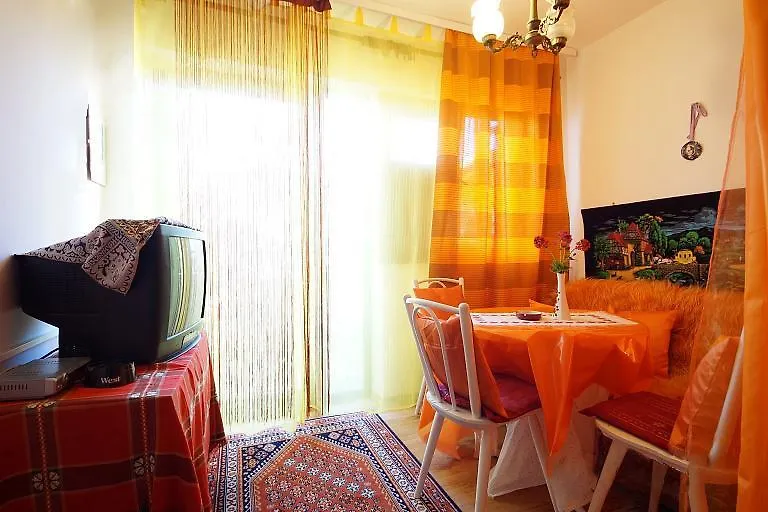Apartments Slavica 1356 Pjescana Uvala