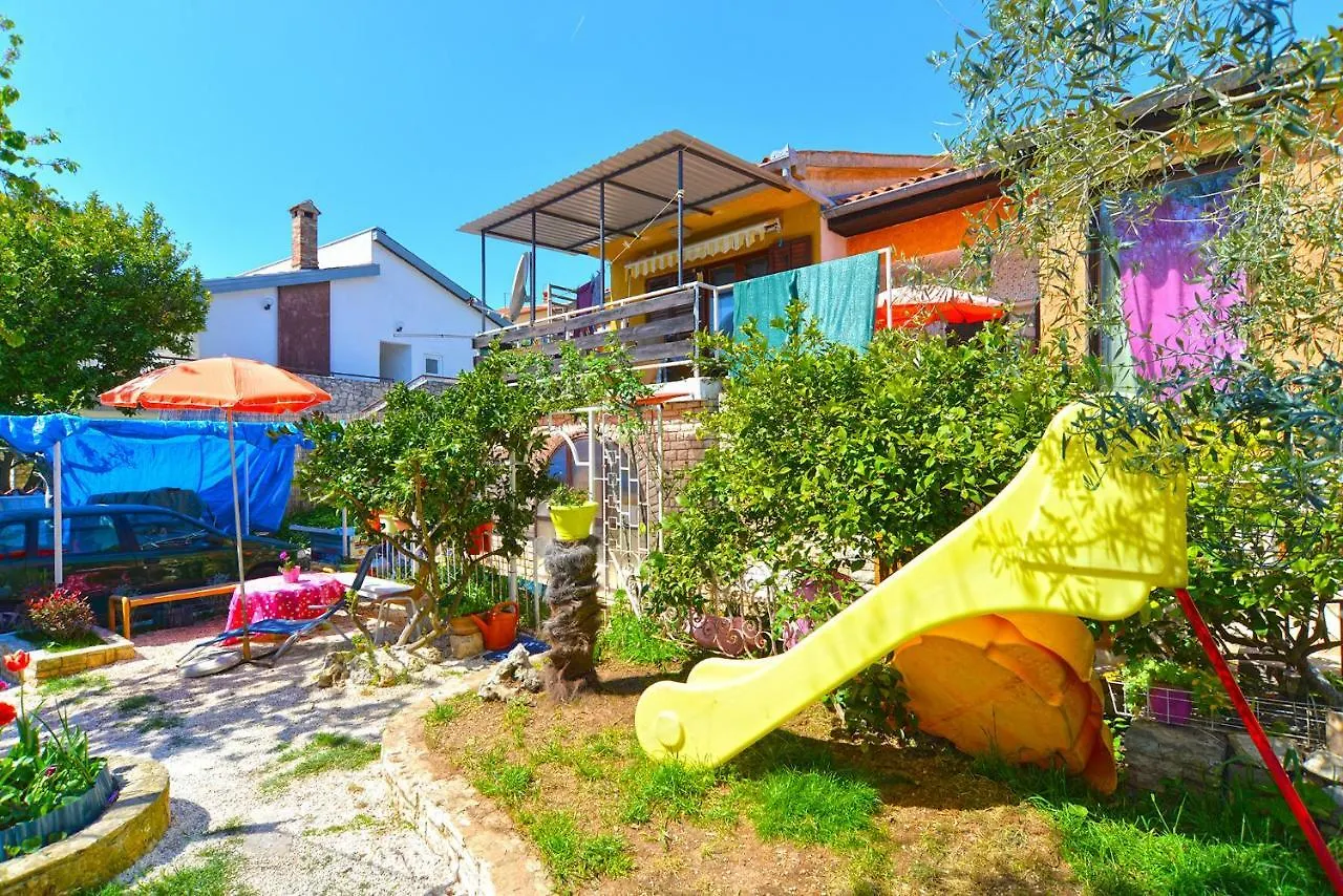 Apartments Slavica 1356 Pjescana Uvala