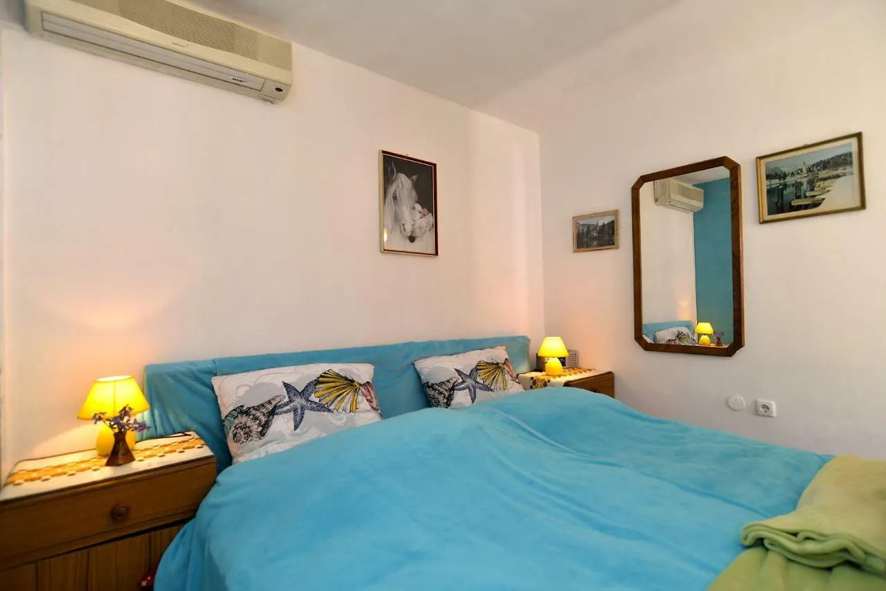 Apartments Slavica 1356 Pjescana Uvala