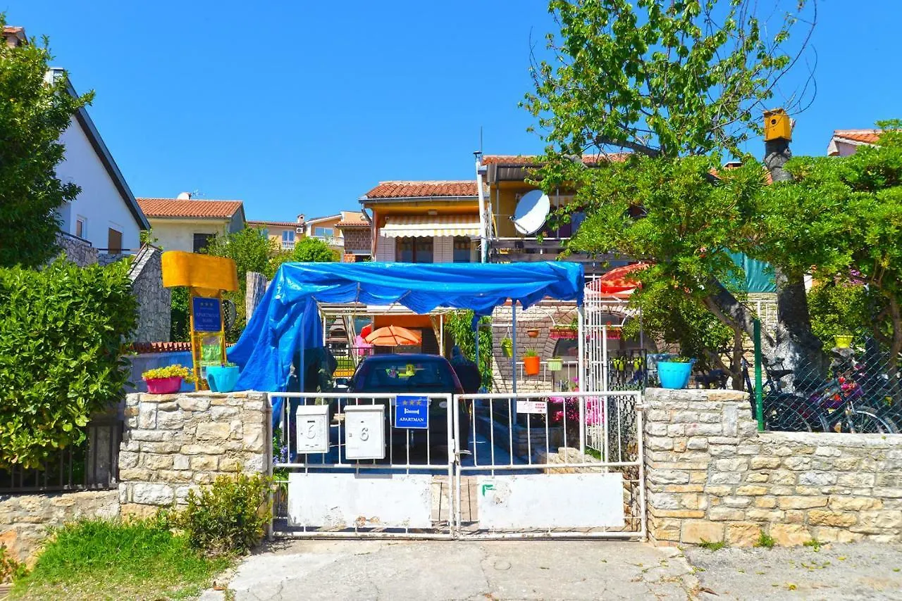 Apartments Slavica 1356 Pjescana Uvala