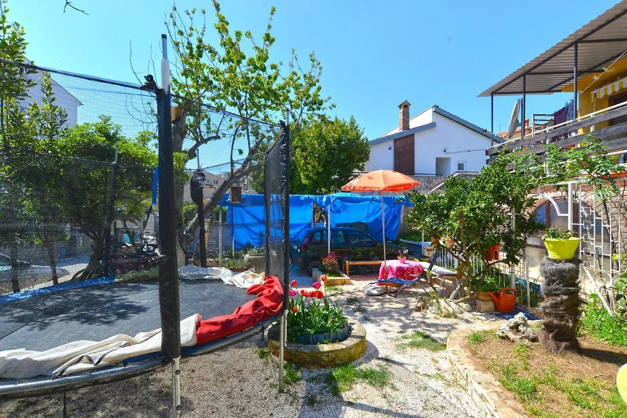 Apartments Slavica 1356 Pjescana Uvala 0*,  Croatia