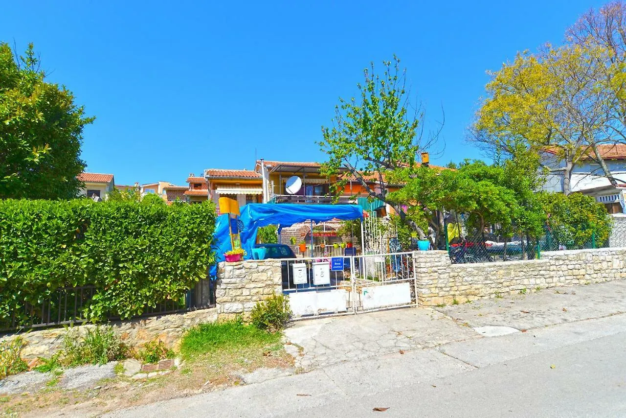Apartments Slavica 1356 Pjescana Uvala Croatia