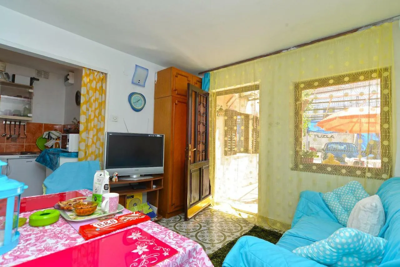 Apartments Slavica 1356 Pjescana Uvala
