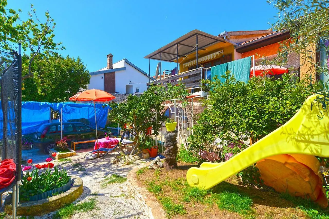 Apartments Slavica 1356 Pjescana Uvala Croatia
